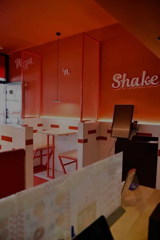 Pizza 'n Shake