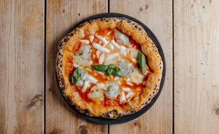 Pizza 4 Formaggi