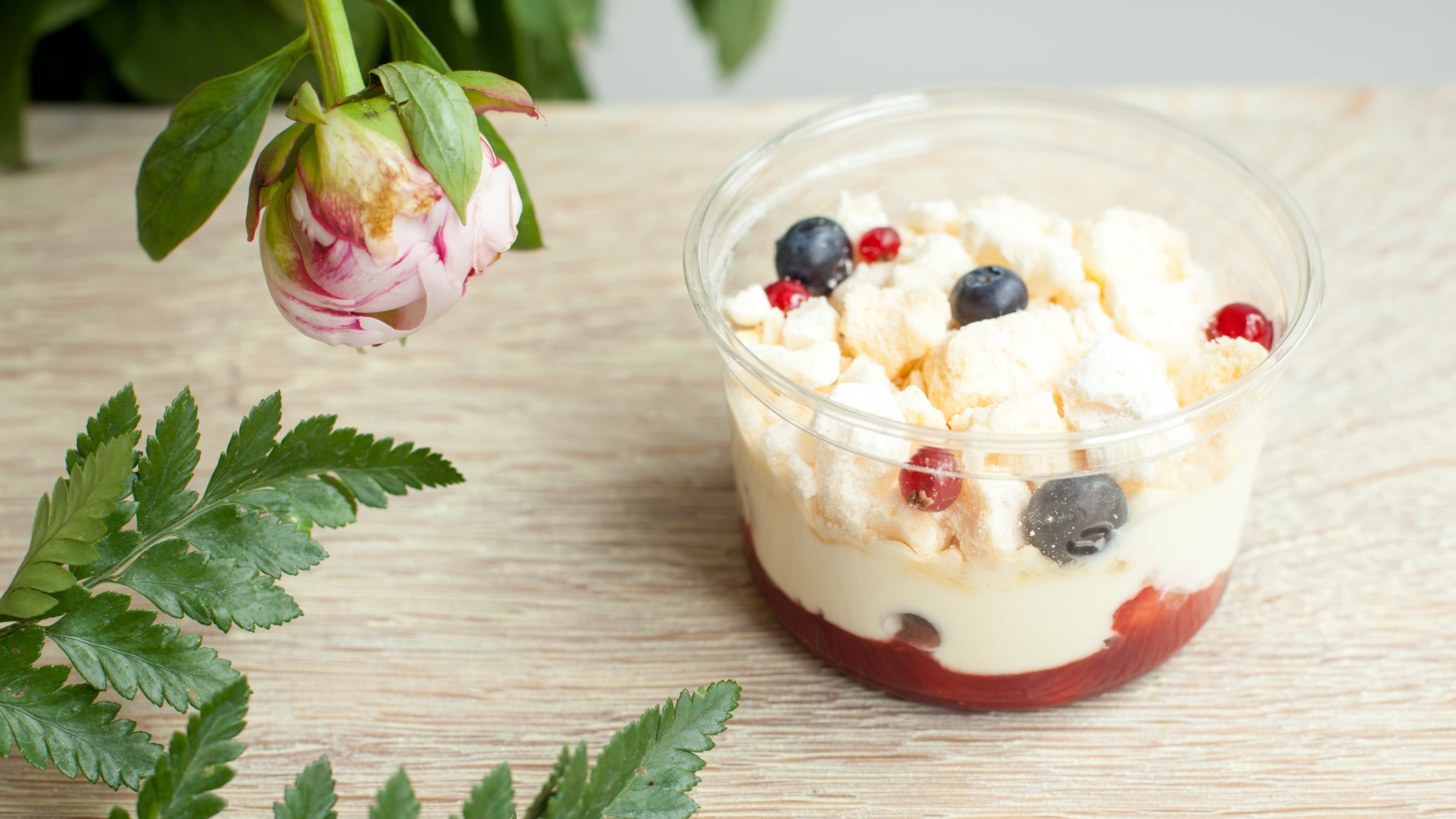 Pavlova met Rode Vruchten